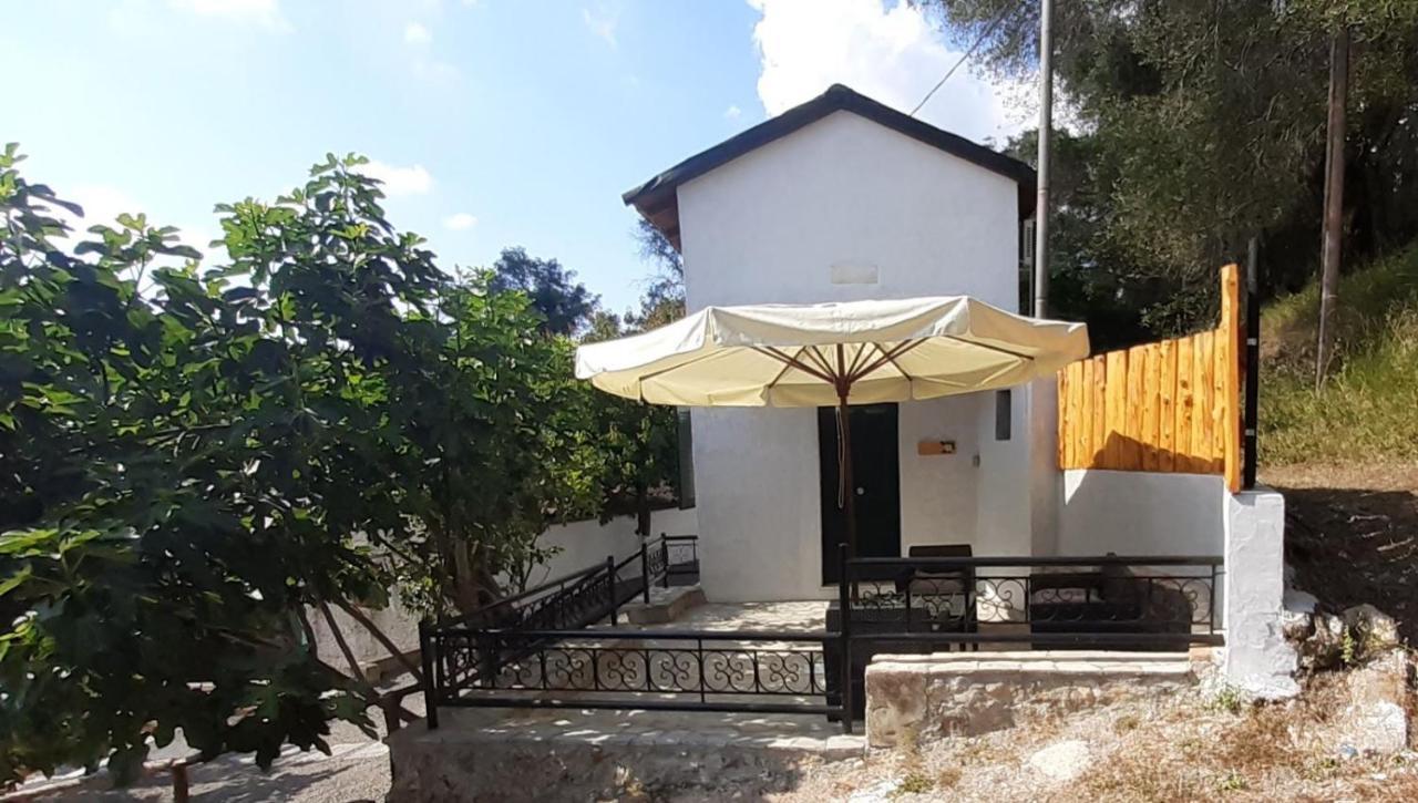 White Manolia Cottage Kato Korakiana Buitenkant foto
